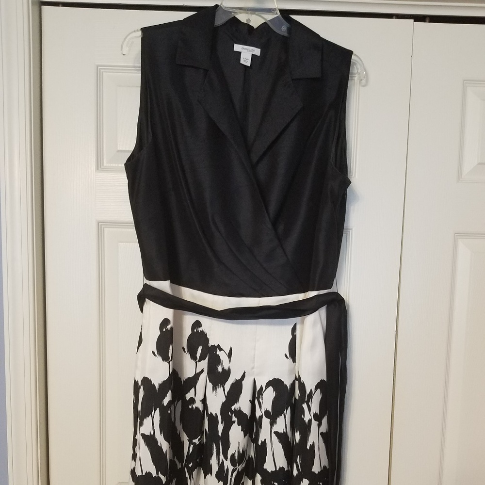 Pretty knee length Dress